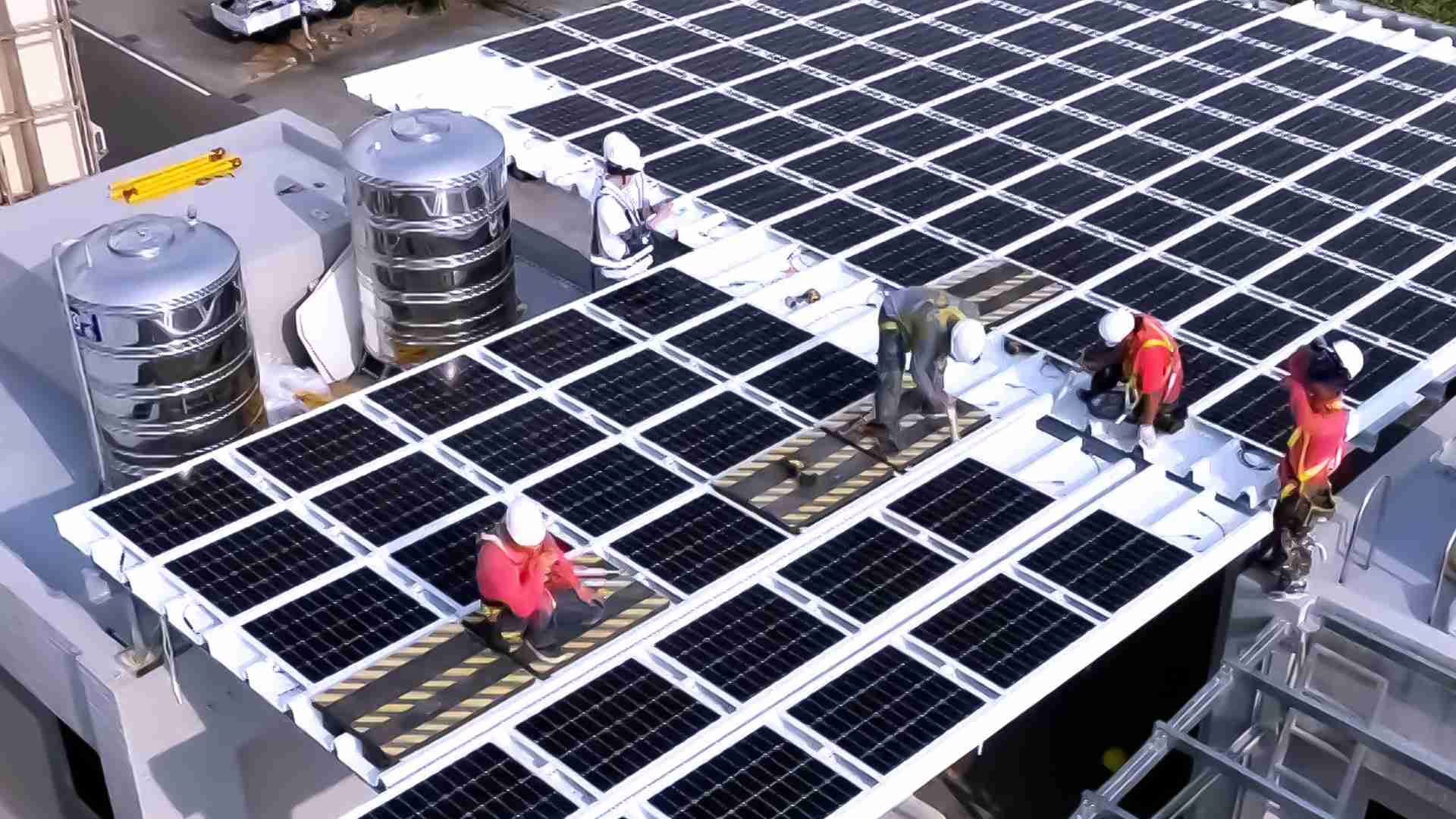 z6mg·人生就是博着力于替代能源之技术研发，，如光电浪板的相关制程、、、、设备与产品，，，其中所开发之光电整合型浪板，，减少传统金属支架安装，，，，更提升耐候度，，，可广泛运用于多元场域，，并辅助建筑达到净零碳排目标