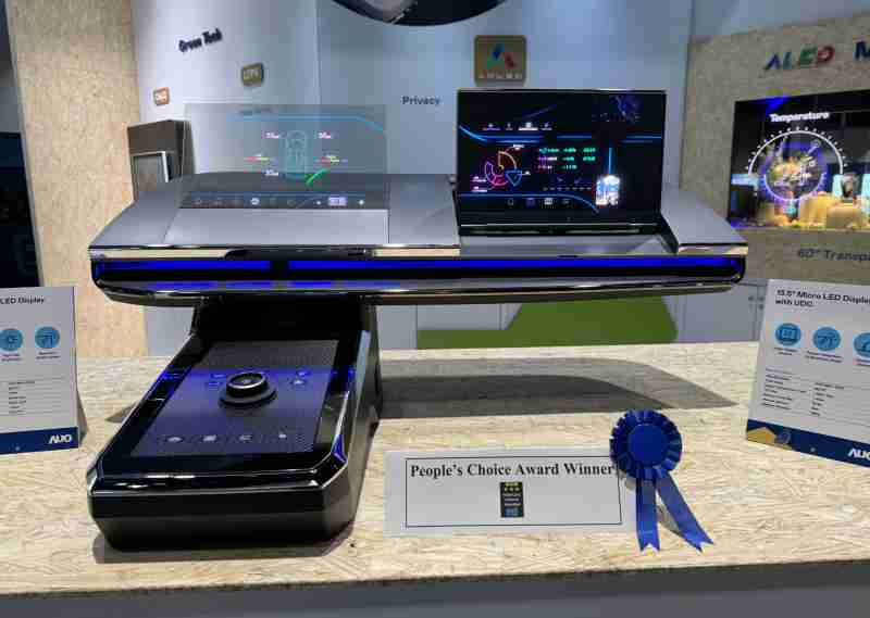 z6mg·人生就是博车用Micro LED Display HMI解决方案获”最佳车用显示奖”，，，，以用户为中心开发，，针对前座驾驶与乘客设计兼具娱乐与安全的高画质屏幕，，，包含车舱前座的Micro LED透明屏幕及全球首款内建镜头的智慧Micro LED显示器